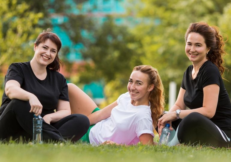 Jak aktywny wypoczynek i zdrowa dieta na obozie sportowym wpływają na poprawę formy fizycznej młodzieży