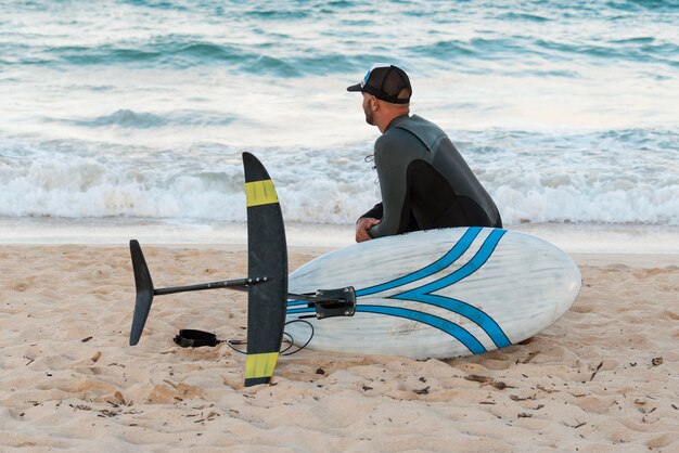 Innowacyjne technologie w sportach wodnych: jak nowoczesne rozwiązania zmieniają windsurfing i kitesurfing?